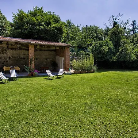 Couette-café Cascina Moncrava 3*